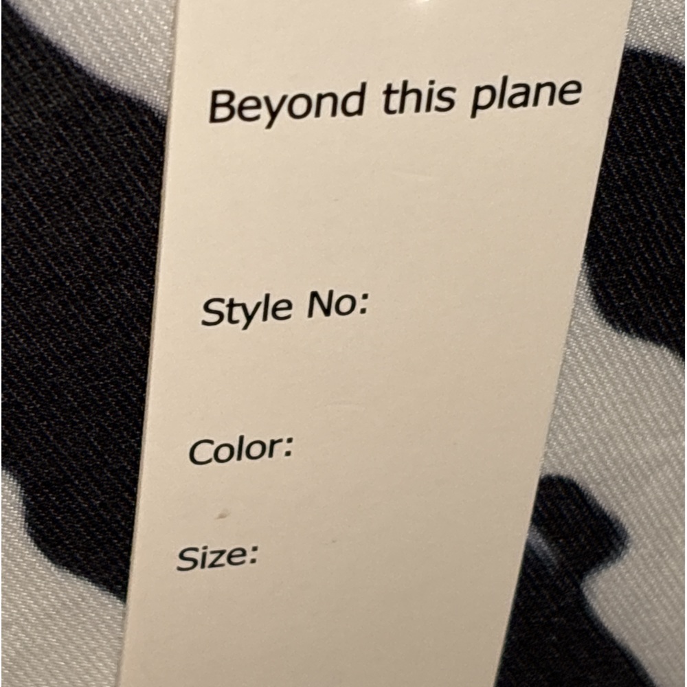 New Beyond This Plane Black & White Abstract Crisscross Tunic Size small - Picture 10 of 10